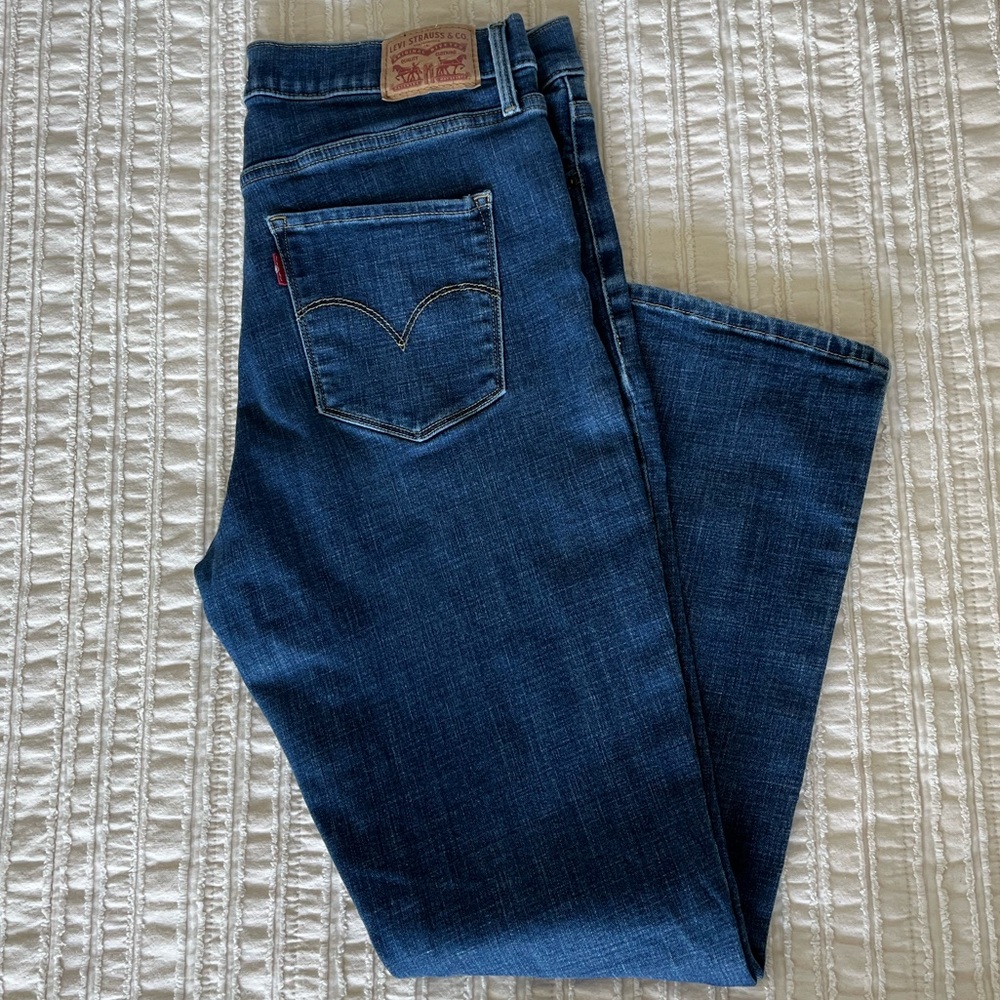 Levi’s - 312 Shaping Slim Size 31 28L